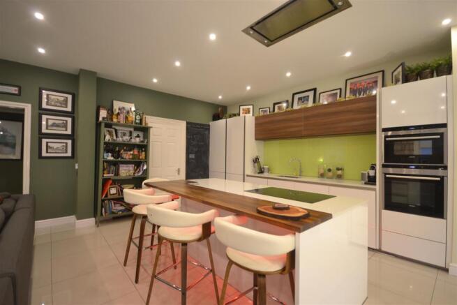 KITCHEN DINER ALT 1.jpg