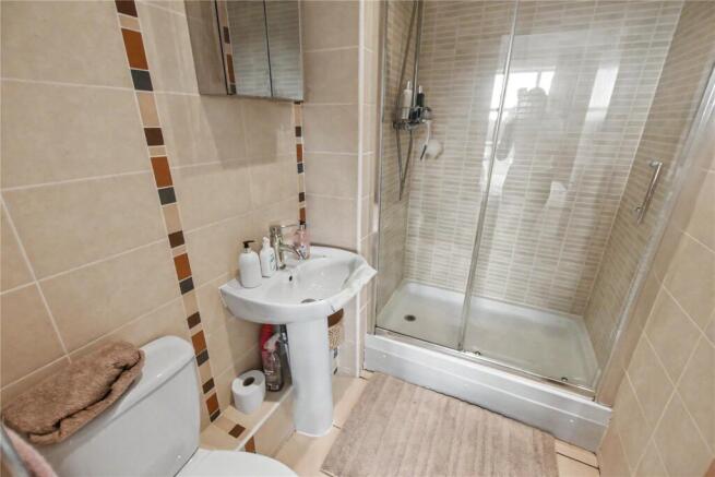 3 bed Apartment for sale Image 9