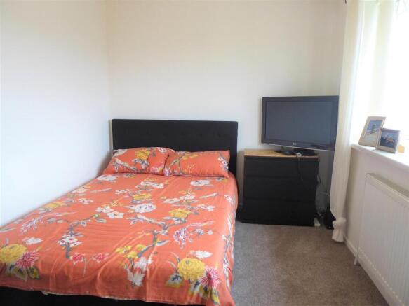 2 bed End of Terrace to rent Image 10