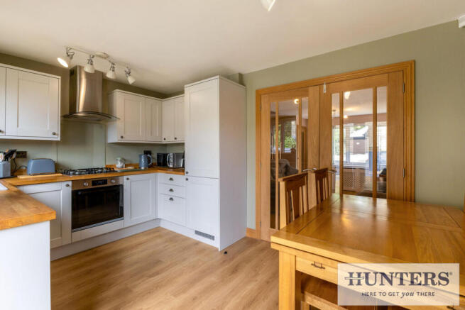 3 bed Semi-Detached for sale Image 8