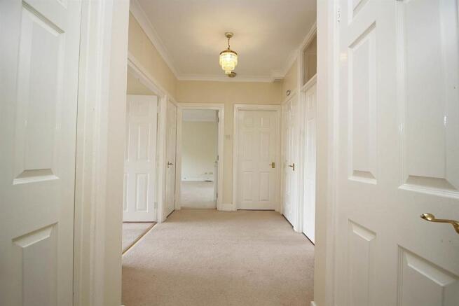 Entrancehall.JPG