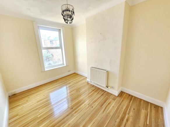 3 bed Terraced for sale Image 9