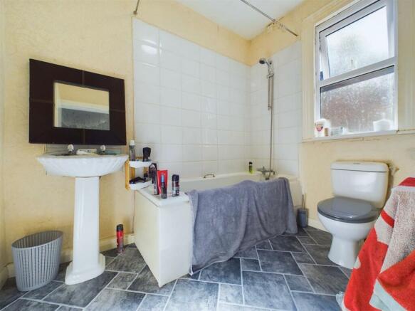 6 bed Block of Apartments for sale Image 11