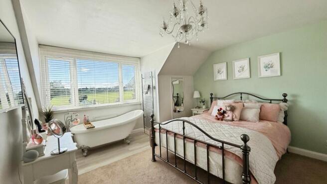 3 bed Detached for sale Image 10