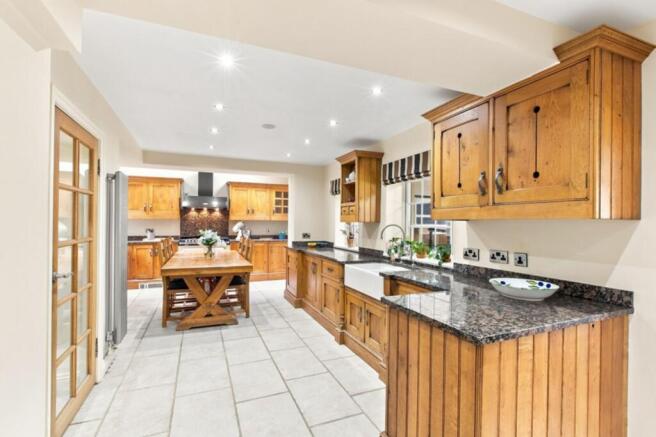 3 bed Semi-Detached for sale Image 5
