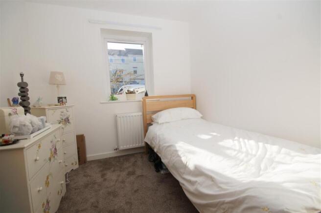 bed2.jpg