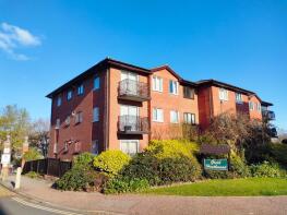 Flat 16, Anscome House, Great Heathmead, Haywards Heath RH16 1FB