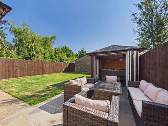 3 bed Semi-Detached for sale Image 9