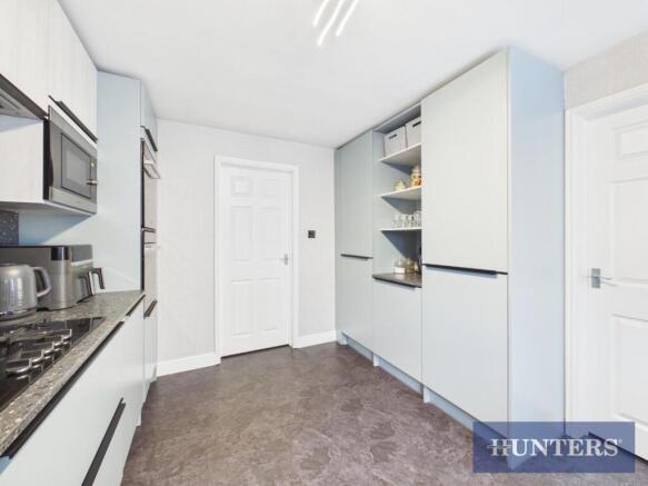 4 bed Detached for sale Image 4