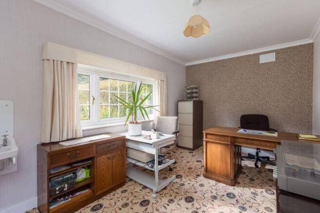 4 bed Detached for sale Image 9