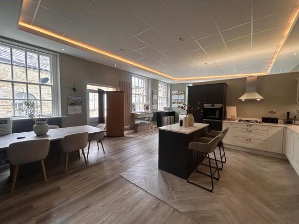3 bed Town House for sale Image 5