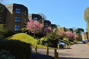 57, Chapel Fields, Godalming GU7 2BX