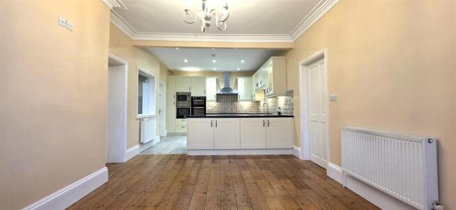 Kitchen 3.jpg