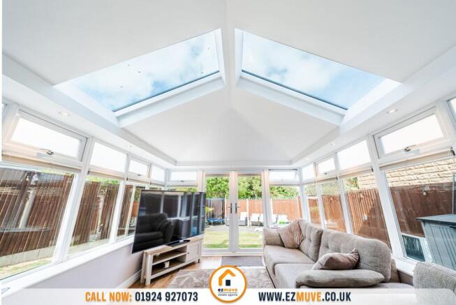 4 bed Detached for sale Image 11