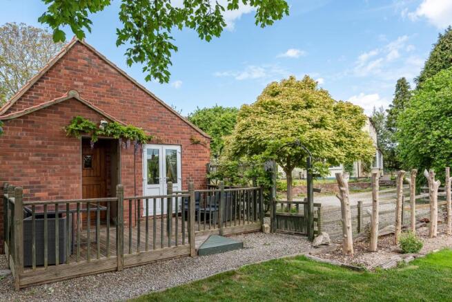 COTTAGE/HOLIDAY LET