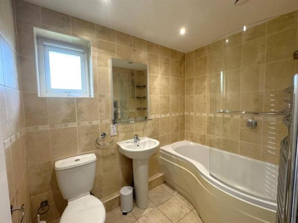 Bathroom.jpg