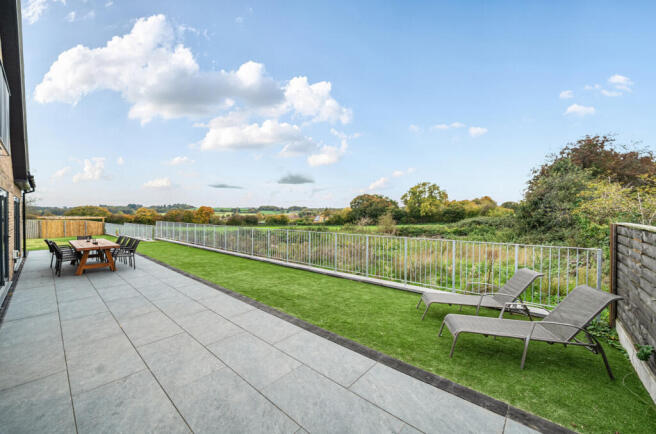 1356069-5-68f2717...