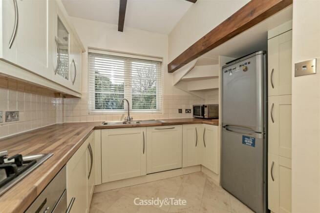 101ColneyHeathLane-9.jpg