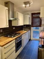 Flat A, 33, Charteris Road, London N4 3AA