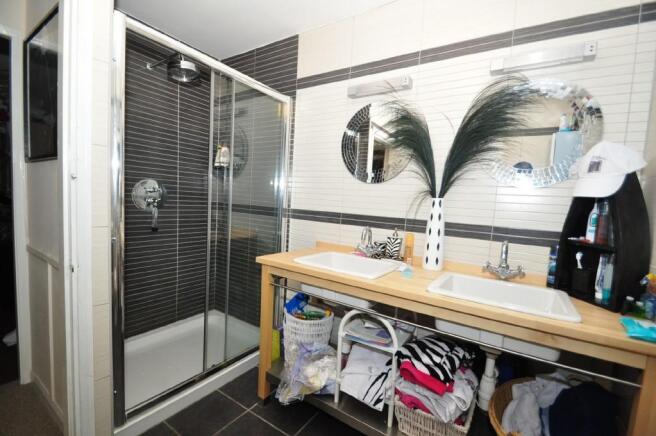 bathroom2