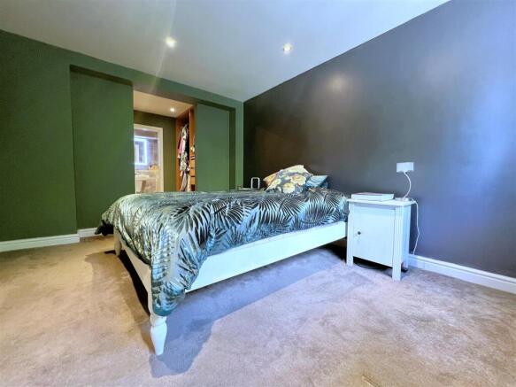 bed 1 main.jpg