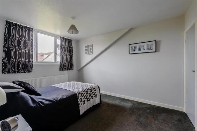 8429480-interior17.jpg