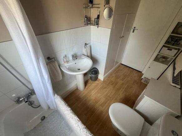 3 bed Semi-Detached for sale Image 11