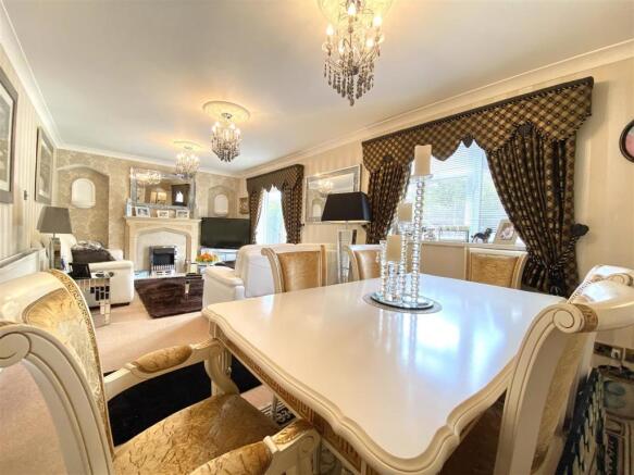LIVING / DINING AREA