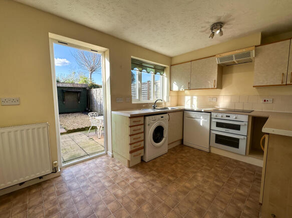 Bayfield Drive, Burwell photo 4