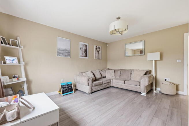 3 bed Semi-Detached for sale Image 10
