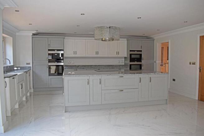 P3 57a Twatling Road, kitchen 2.jpg
