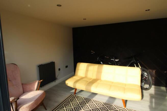 GARDEN ROOM