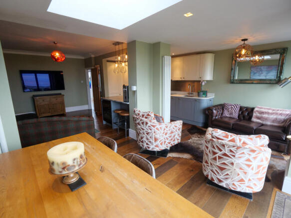 Dining / Seating Area