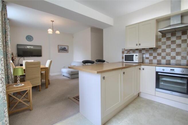 2 bed Flat for sale Image 4