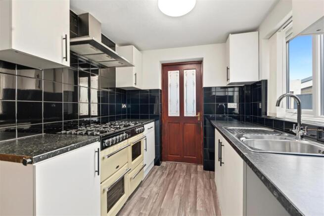 Kitchen_1.jpeg