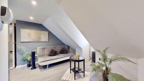 Eastern Avenue, Ilford, IG2