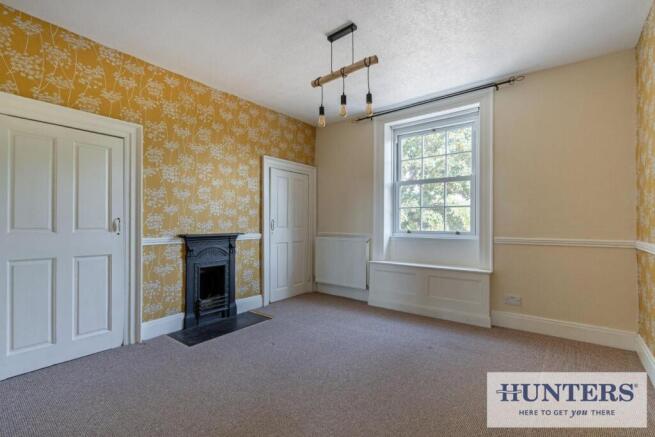5 bed Semi-Detached for sale Image 12