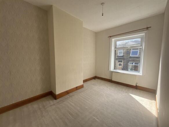 3 bed Terraced for sale Image 9