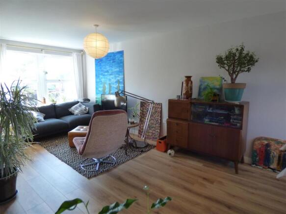 LIVING/DINING/STUDY AREA