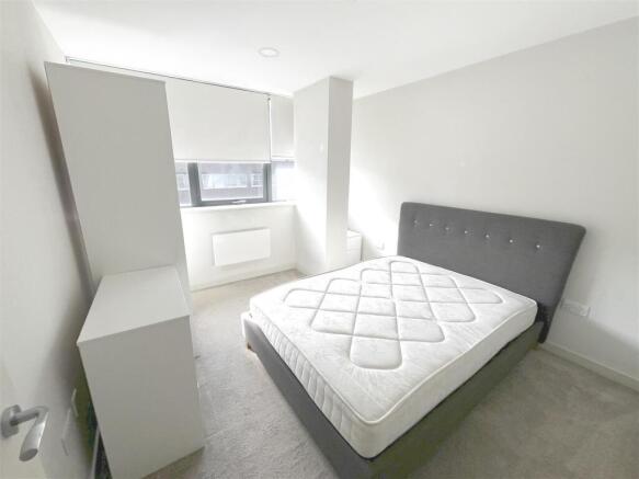 1 bed Apartment to rent Image 5