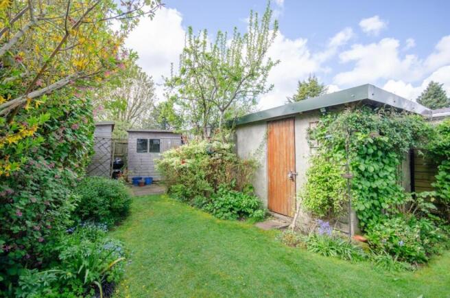Rear garden pic 2.jpg