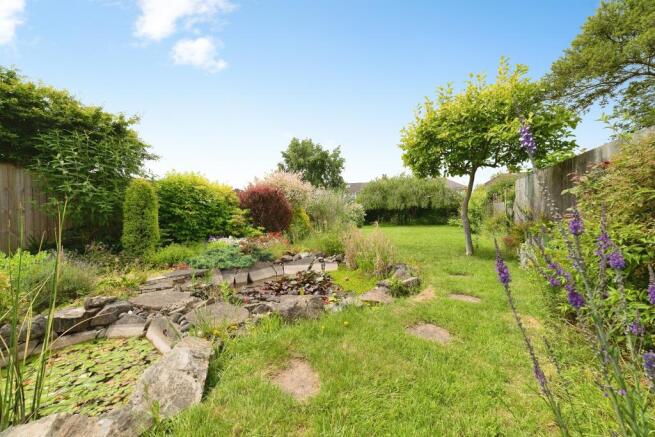 3 bed Semi-Detached for sale Image 2