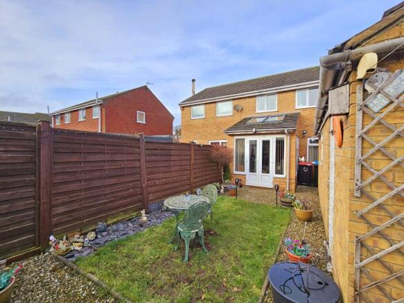 3 bed Semi-Detached for sale Image 7