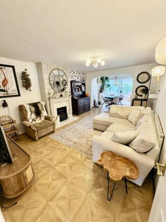 Lounge/dining room