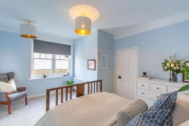 4 bed Semi-Detached for sale Image 12