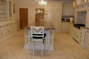 Luxury 'Clive Christ