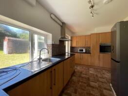 82, Southall Avenue, Brighton BN2 4BB