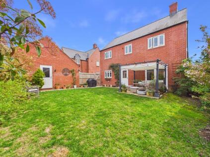 Hereford Close, Towcester, NN12