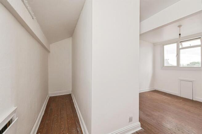 3 bed Terraced for sale Image 8