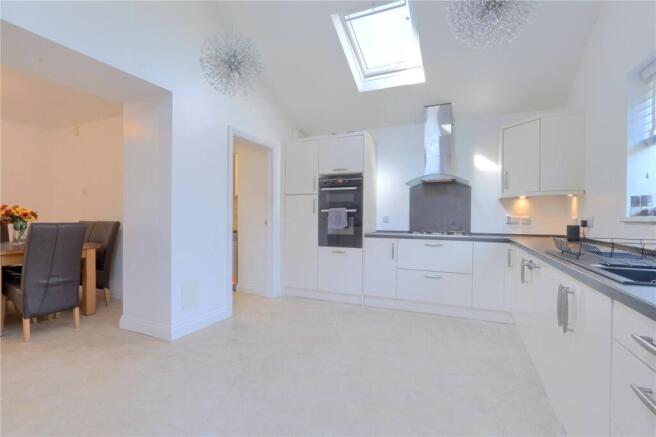 4 bed Detached for sale Image 7